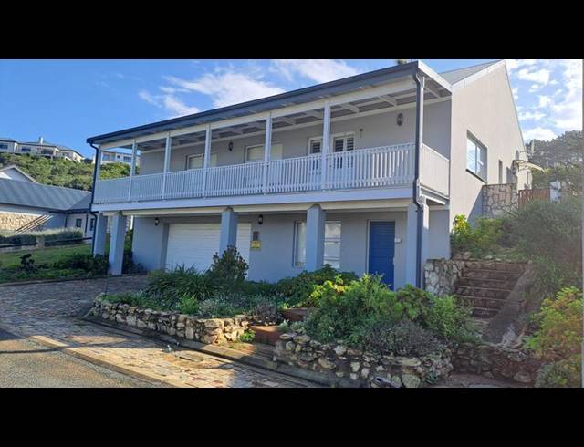 4 BEDROOM HOUSE FOR SALE IN STILBAAI-WES